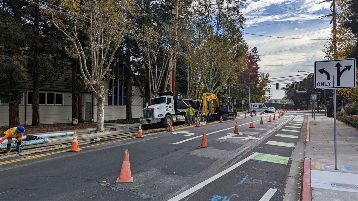 Traffic impacts for sewer main replacement on Ravenswood Ave/Laurel St ...