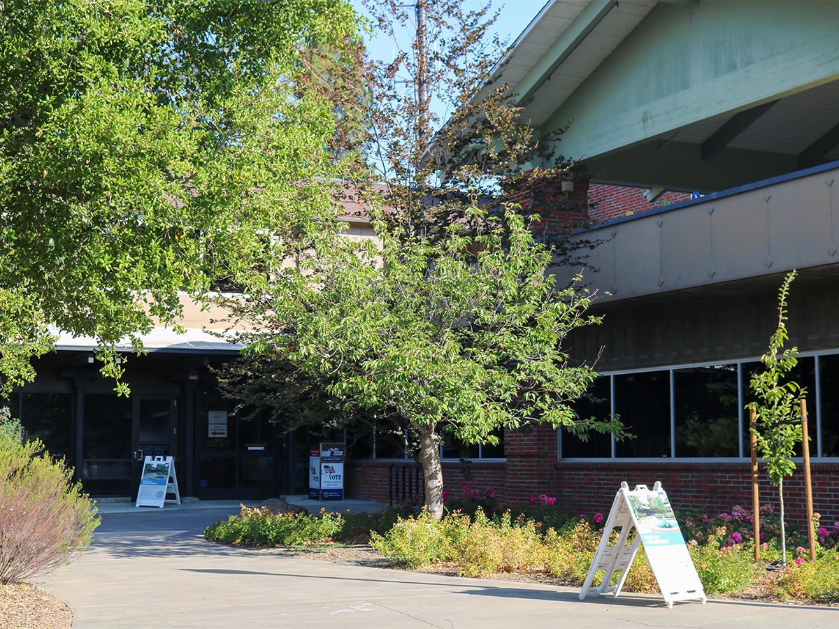 City offices closing early City of Menlo Park