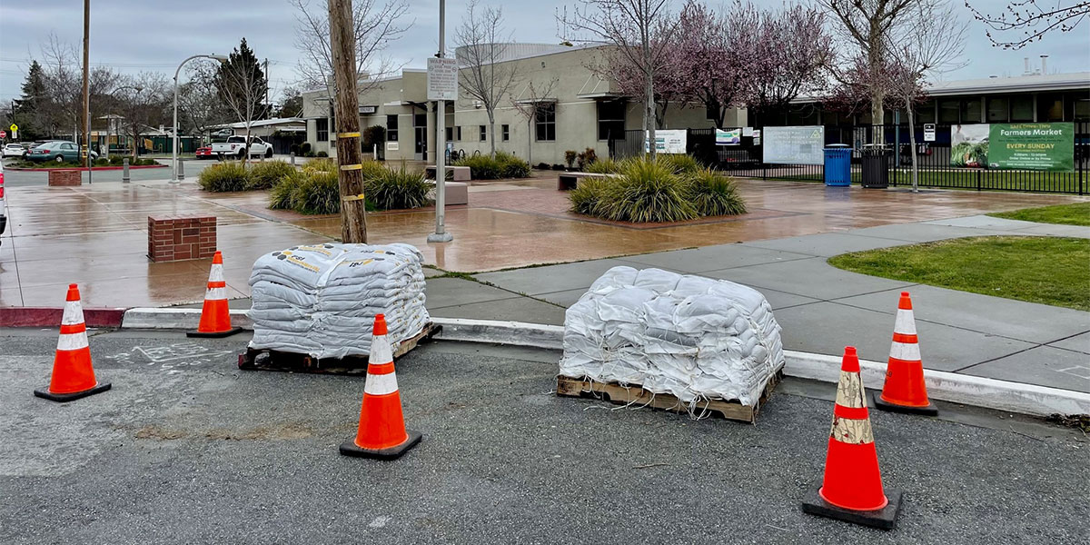 filled-sand-bags-on-pallets-at-Ivy-Plaza.jpg