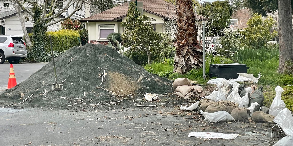 Pope-Street-temporary-pop-up-sandbag-station.jpg