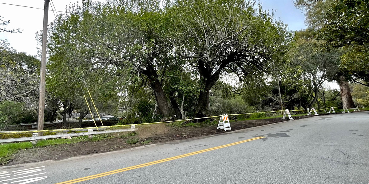 Woodland-Avenue-San-Francisquito-Creek-banks-taped-off-for-safety.jpg