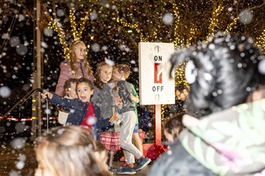 Shop Local! Light up the Season, Dec. 6, 2024