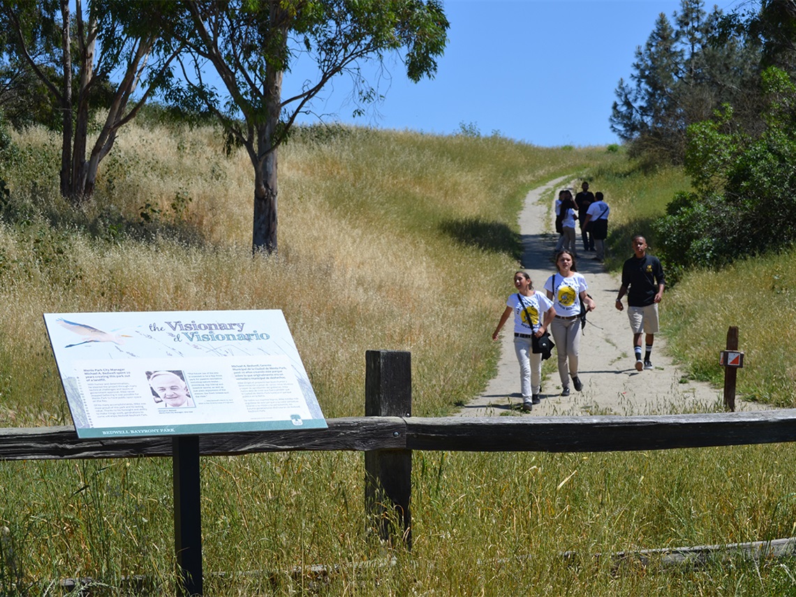 Bedwell-Bayfront-Park-trail-with-hikers