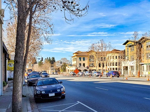 500-El-Camino-Real-Middle-Plaza-street-parking.jpg