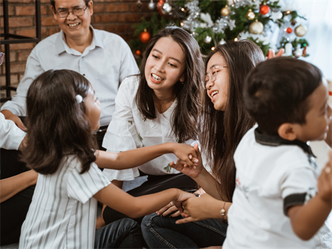 OpenCities--Family-holiday-gathering.png