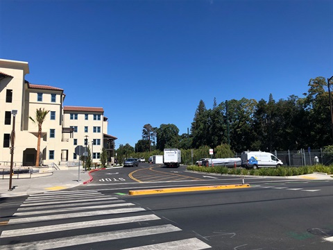 Updated-Garwood-Way-and-Oak-Grove-Avenue-street-intersection-with-Springline-development-and-parked-vehicles.jpg