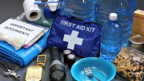 emergency-preparedness-go-bag-contents-including-water,-documents,-tools.jpg